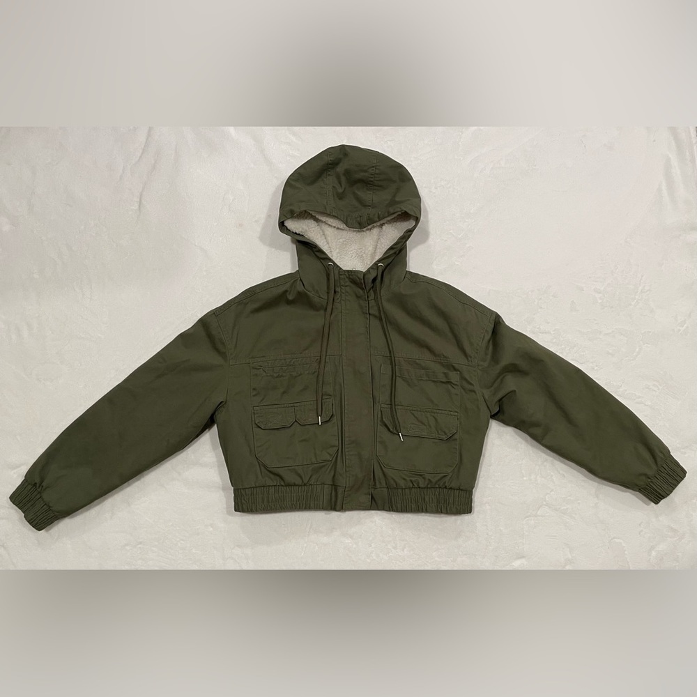 Fashion Nova Women’s Army Green Crop Jacket size Large